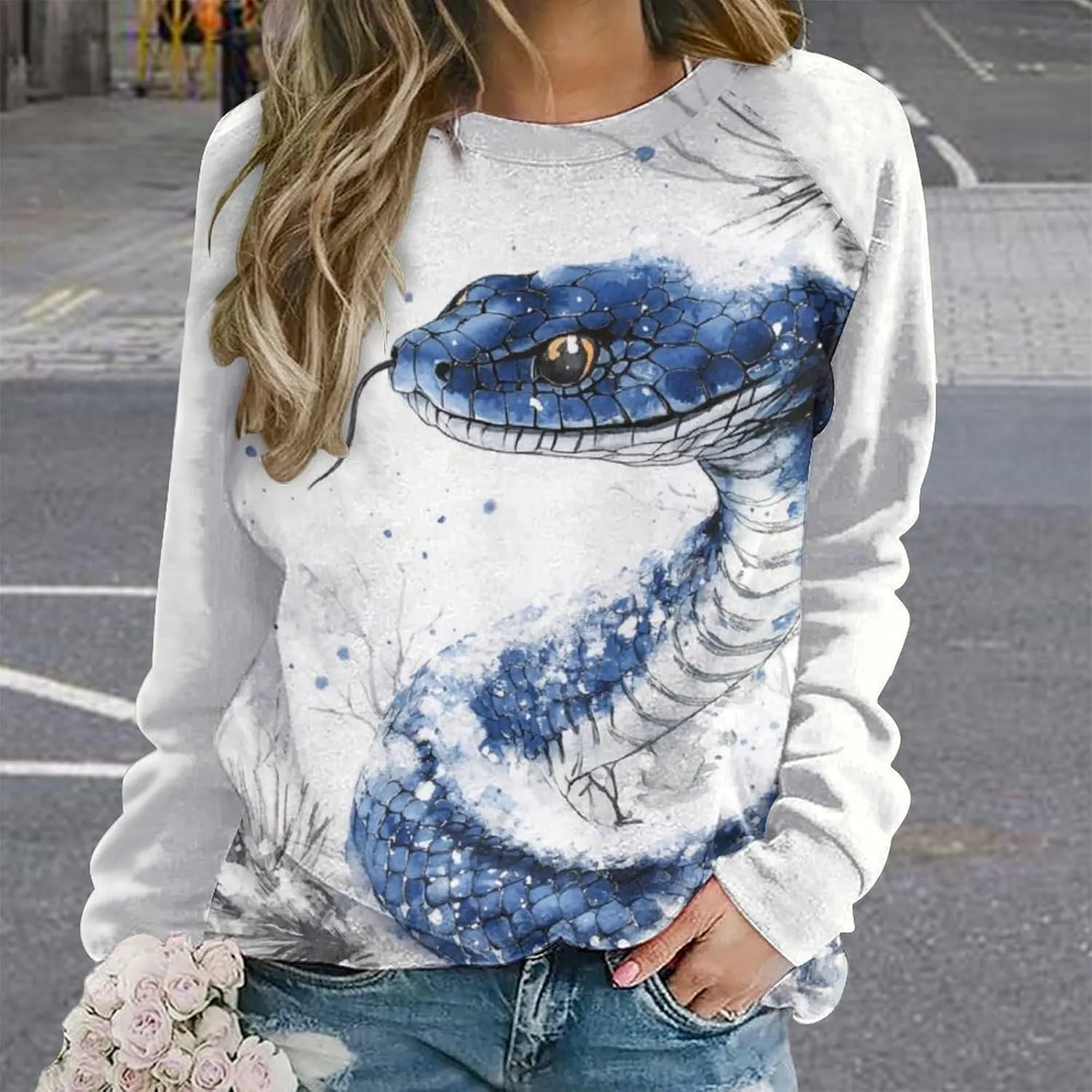 Oversized Crewneck Snake Print Sweatshirt for Women Graphic Long Sleeve Shirts Casual Pullover Trendy Tops