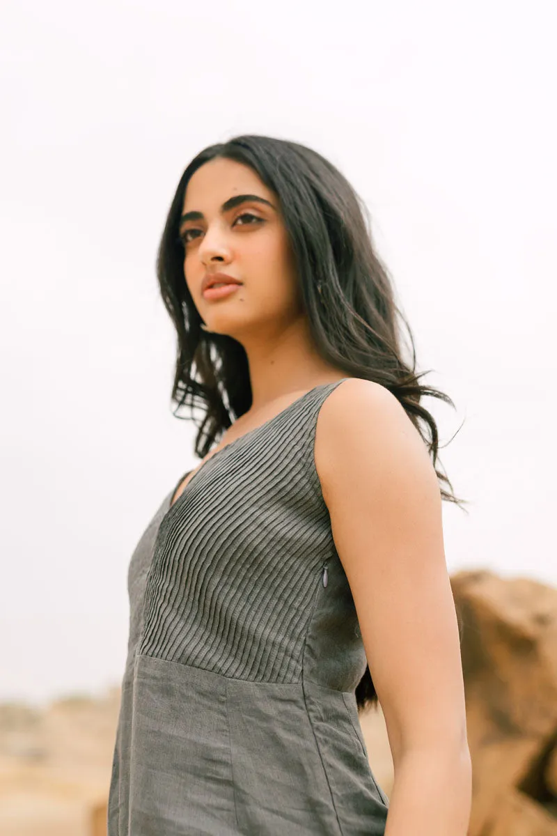 Sleeveless pleated yoke dress