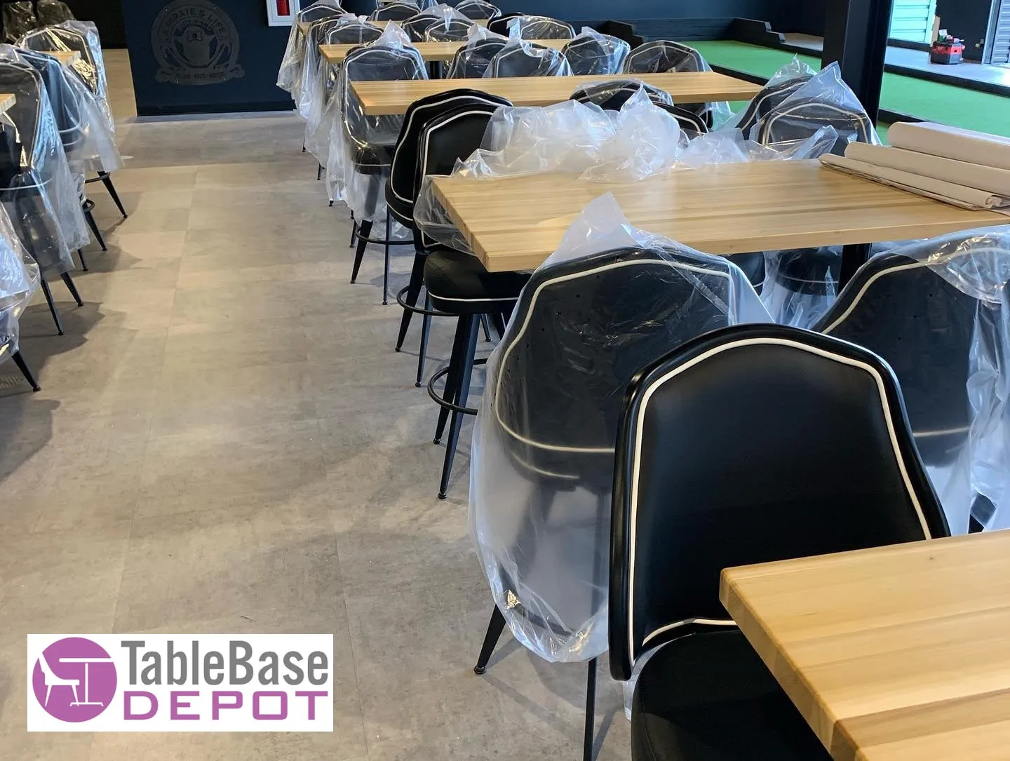 Stylish Poplar Light Weight Restaurant Table Tops Fully Custom Made