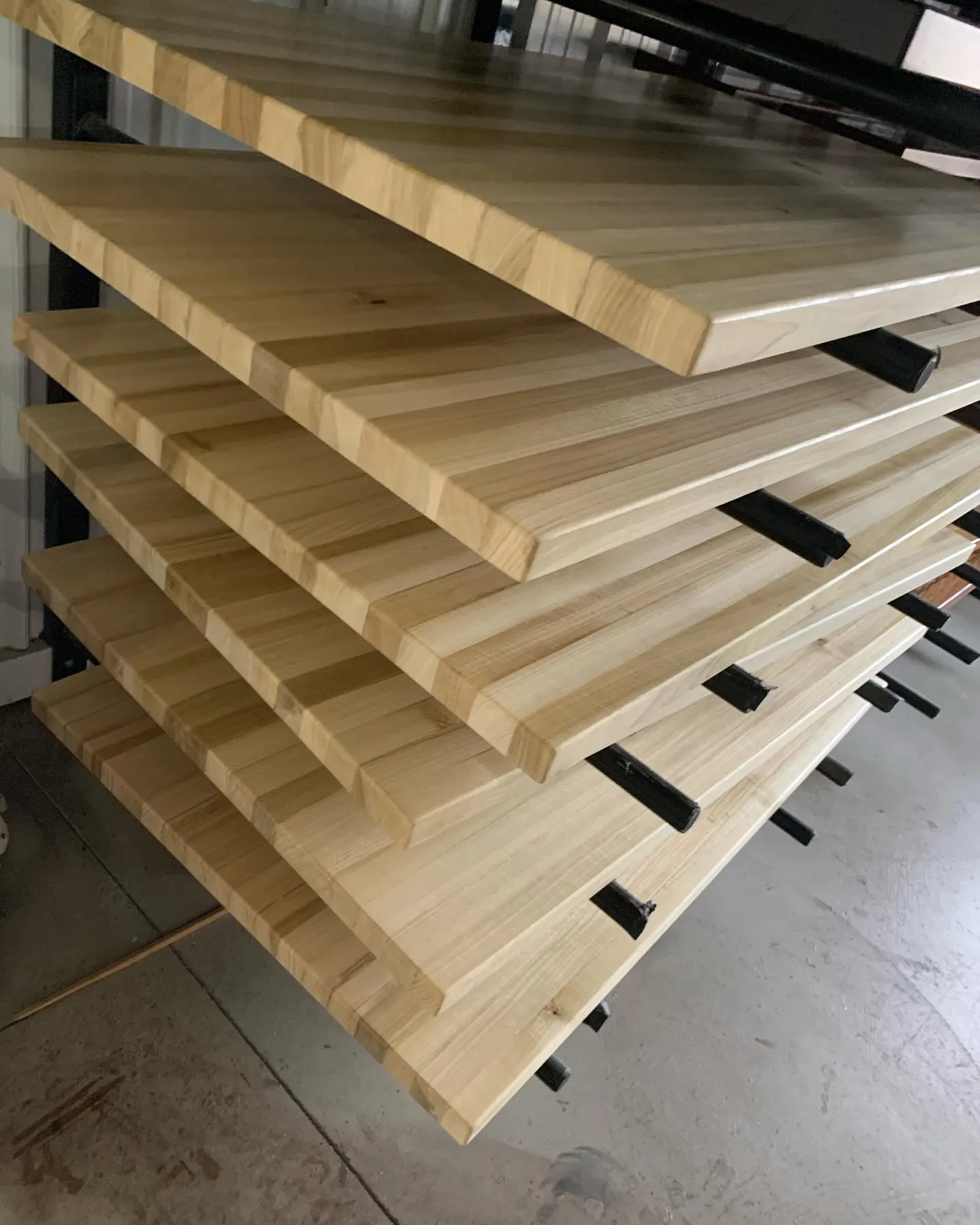 Stylish Poplar Light Weight Restaurant Table Tops Fully Custom Made